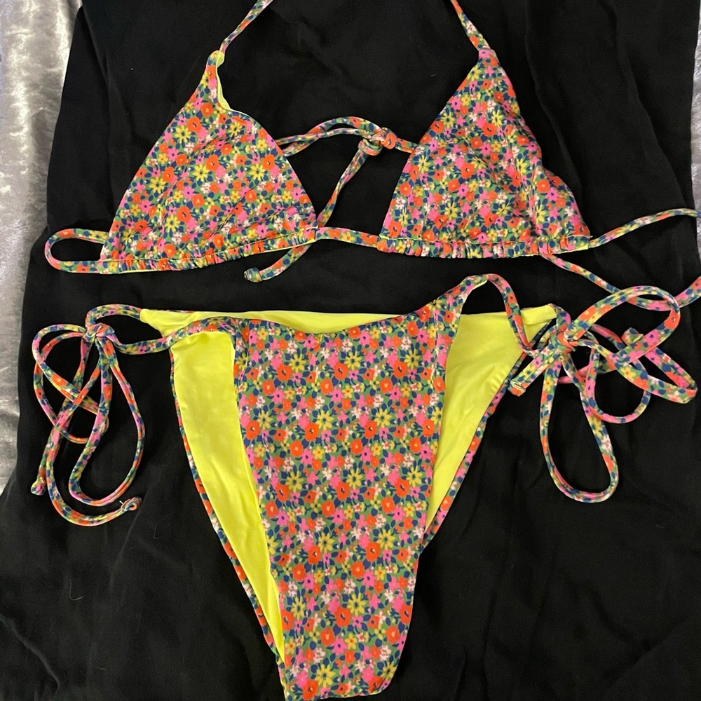 Frankie’s Bikini- flower pattern